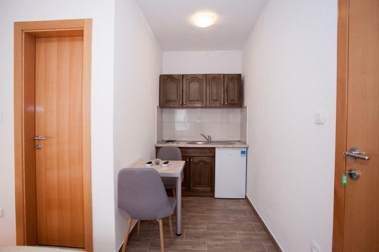 Apartments Mia 巴什卡沃达 外观 照片