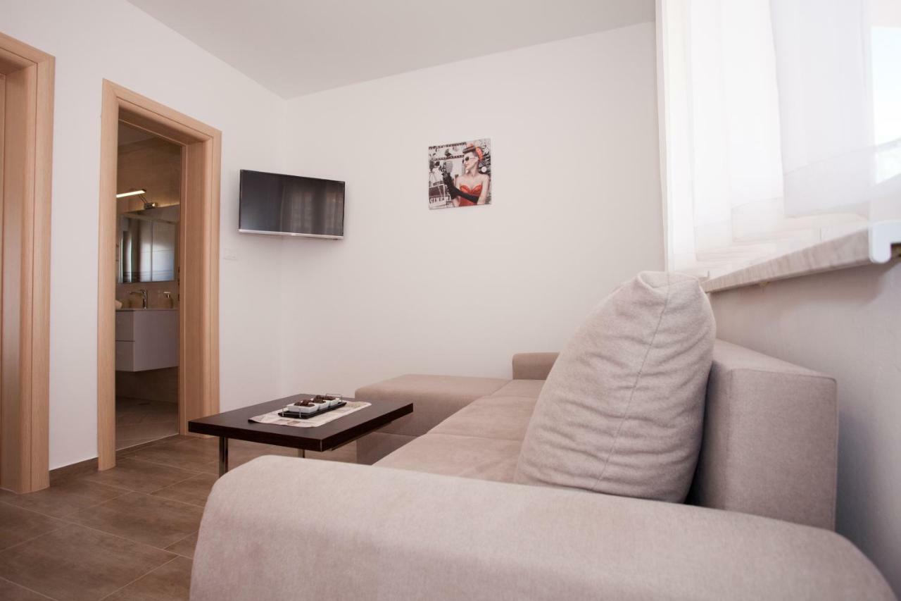 Apartments Mia 巴什卡沃达 外观 照片